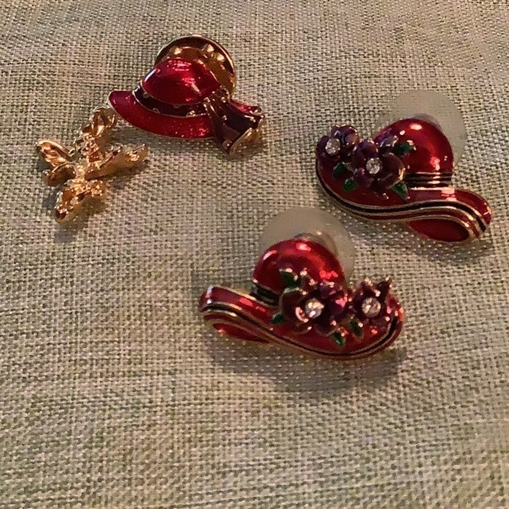 Red hat pierced earrings and brooch set signed F.L